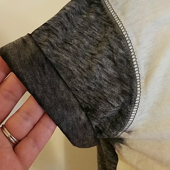 NWT Modern Unique Graphic Tee - Picture 4 of 6